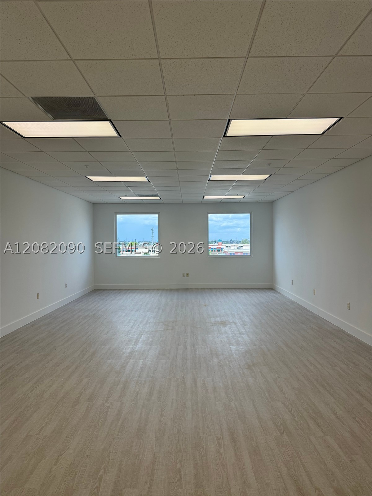 A12082090 Property Photo 5
