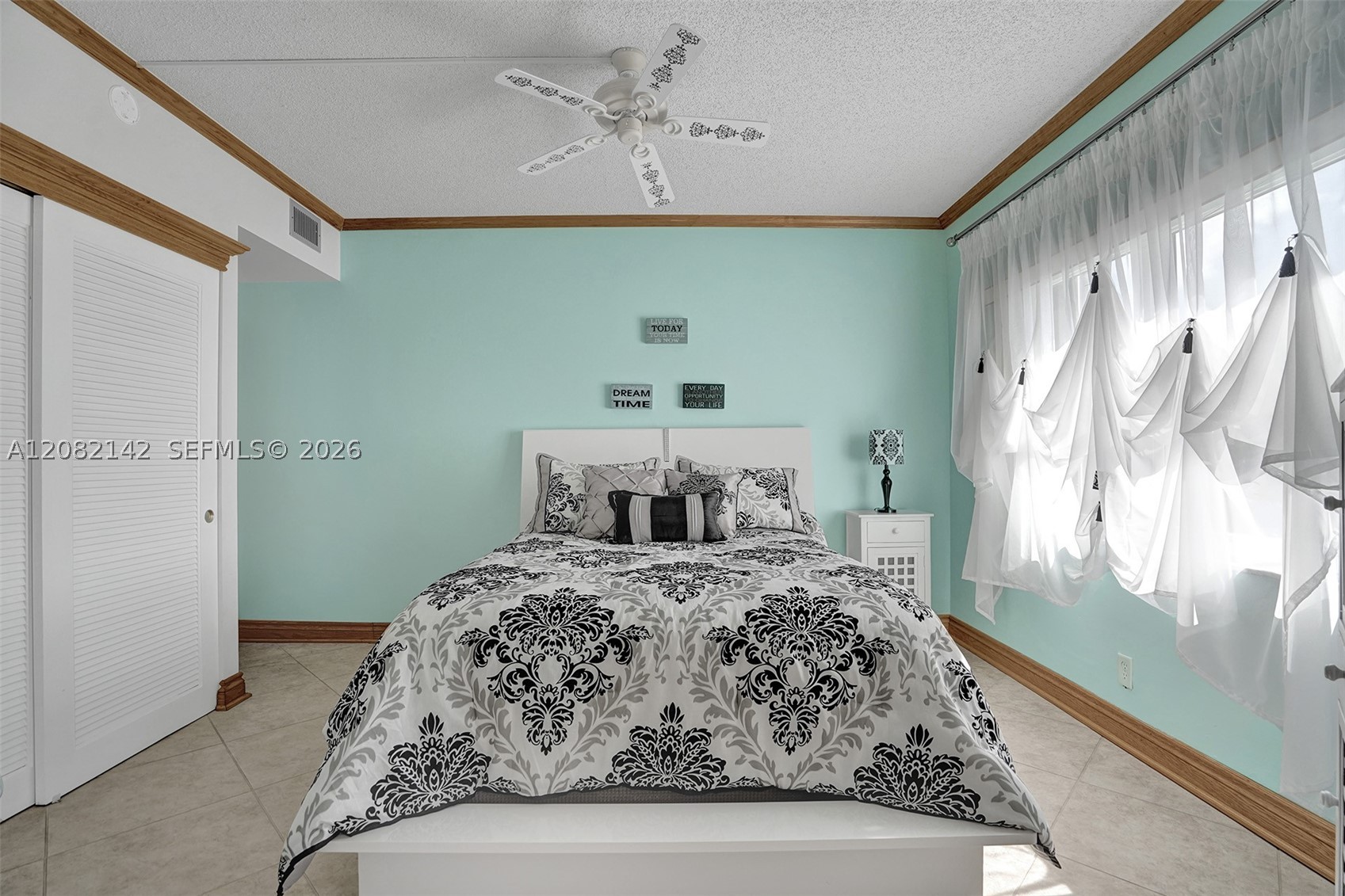 400 N Riverside Dr 406 Property Photo 17