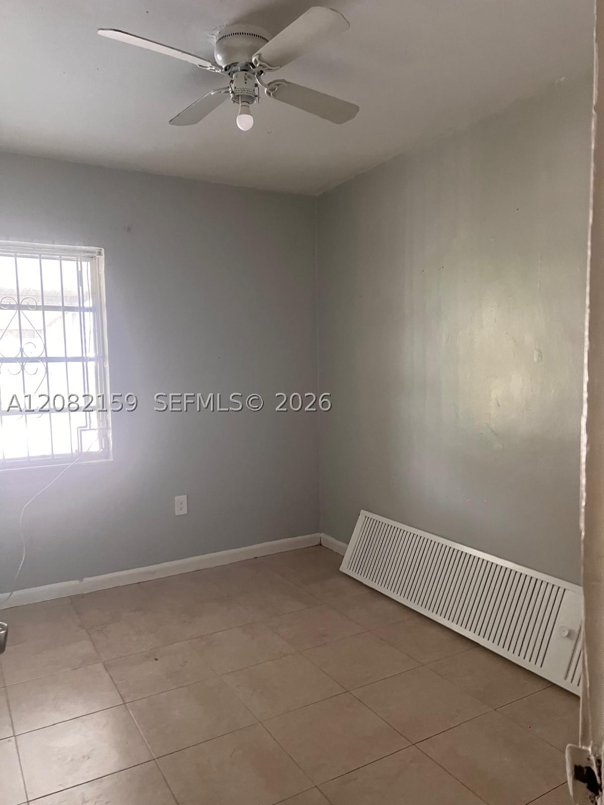 A12082159 Property Photo 4