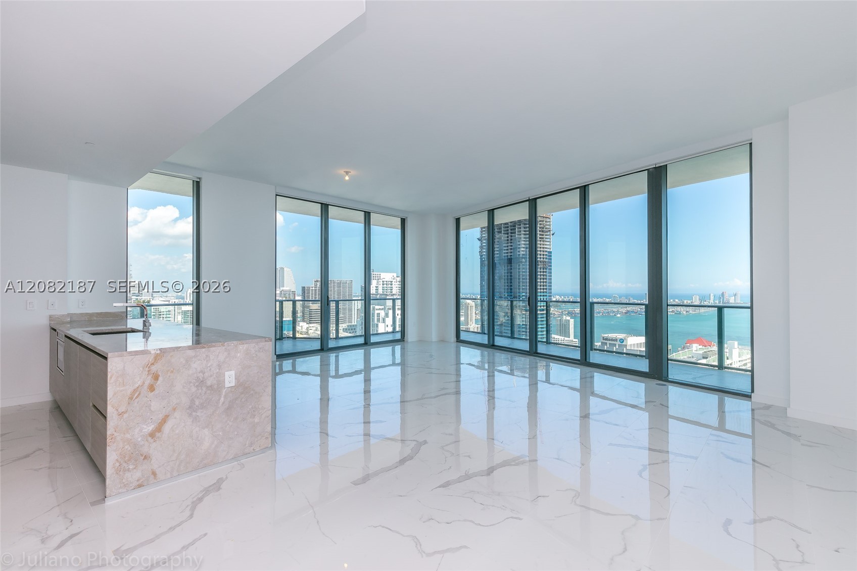 1300 S Miami Ave Ph5101 Property Photo 2