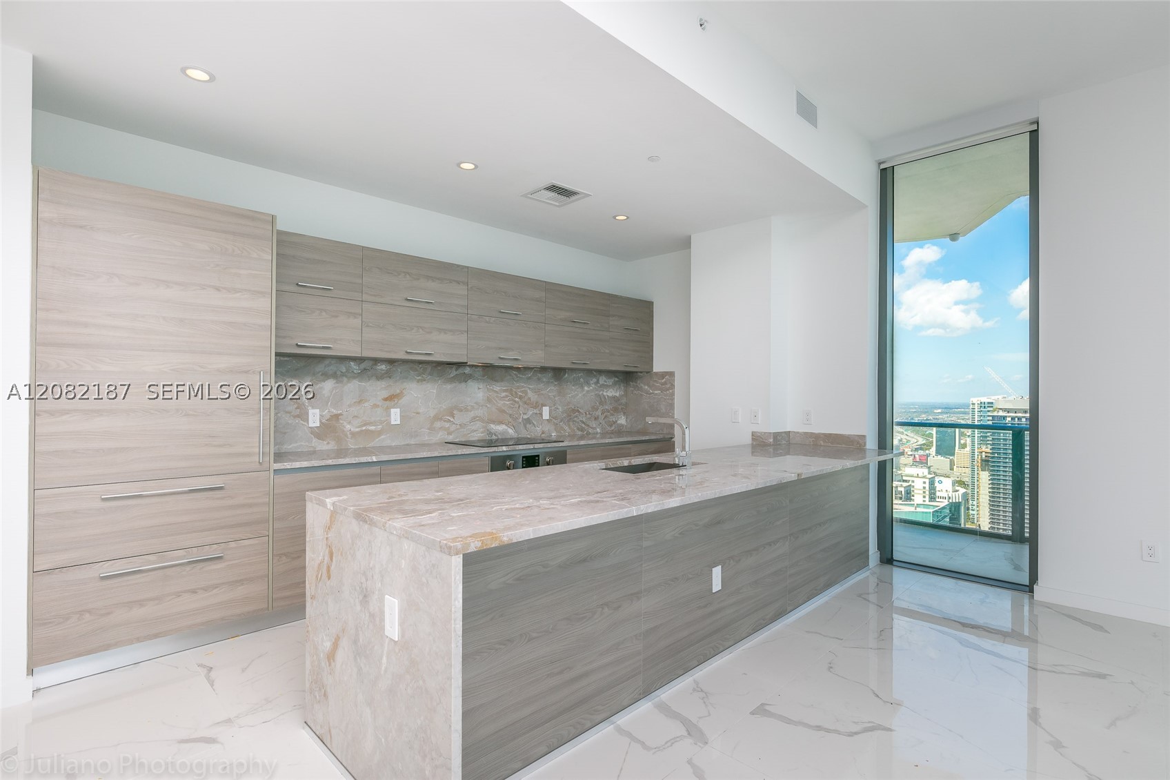 1300 S Miami Ave Ph5101 Property Photo 5