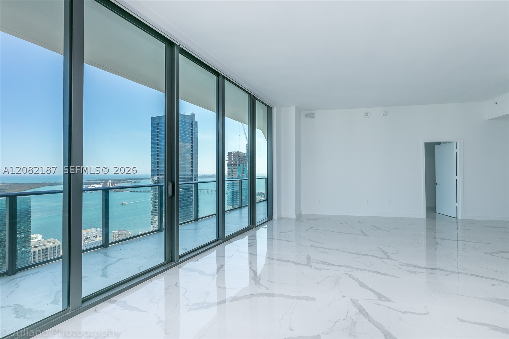 1300 S Miami Ave Ph5101 Property Photo 9