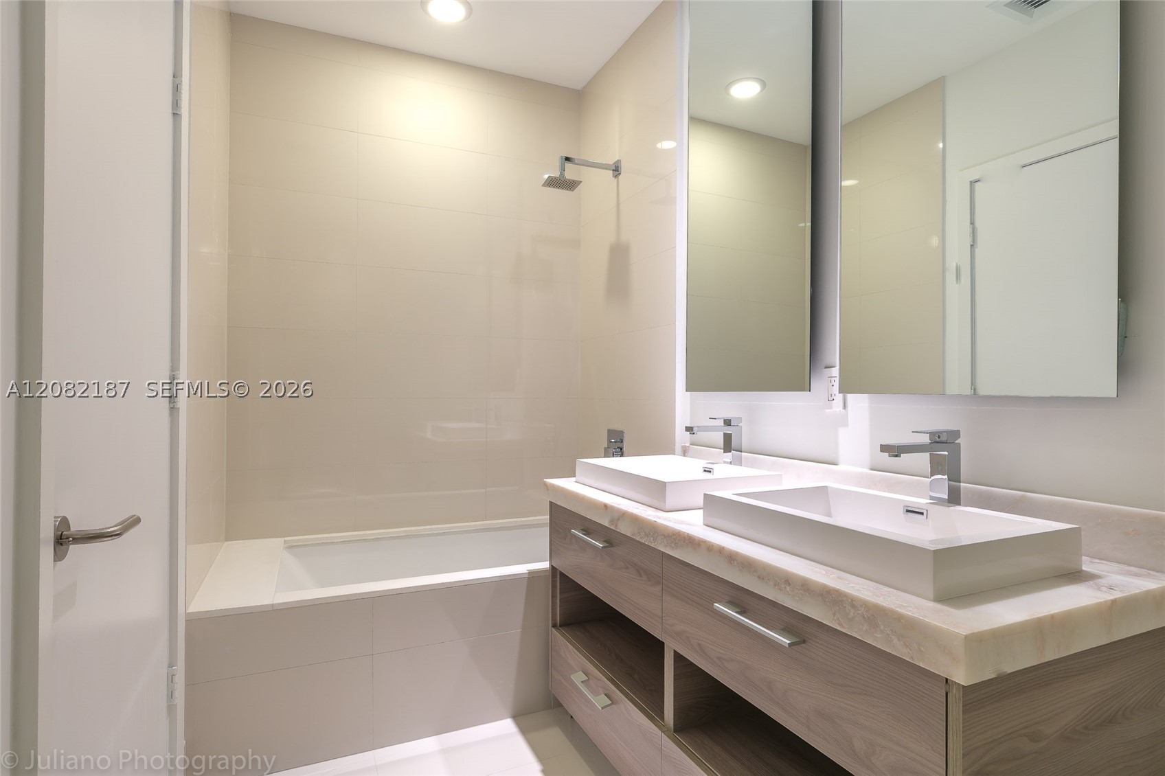 1300 S Miami Ave Ph5101 Property Photo 13