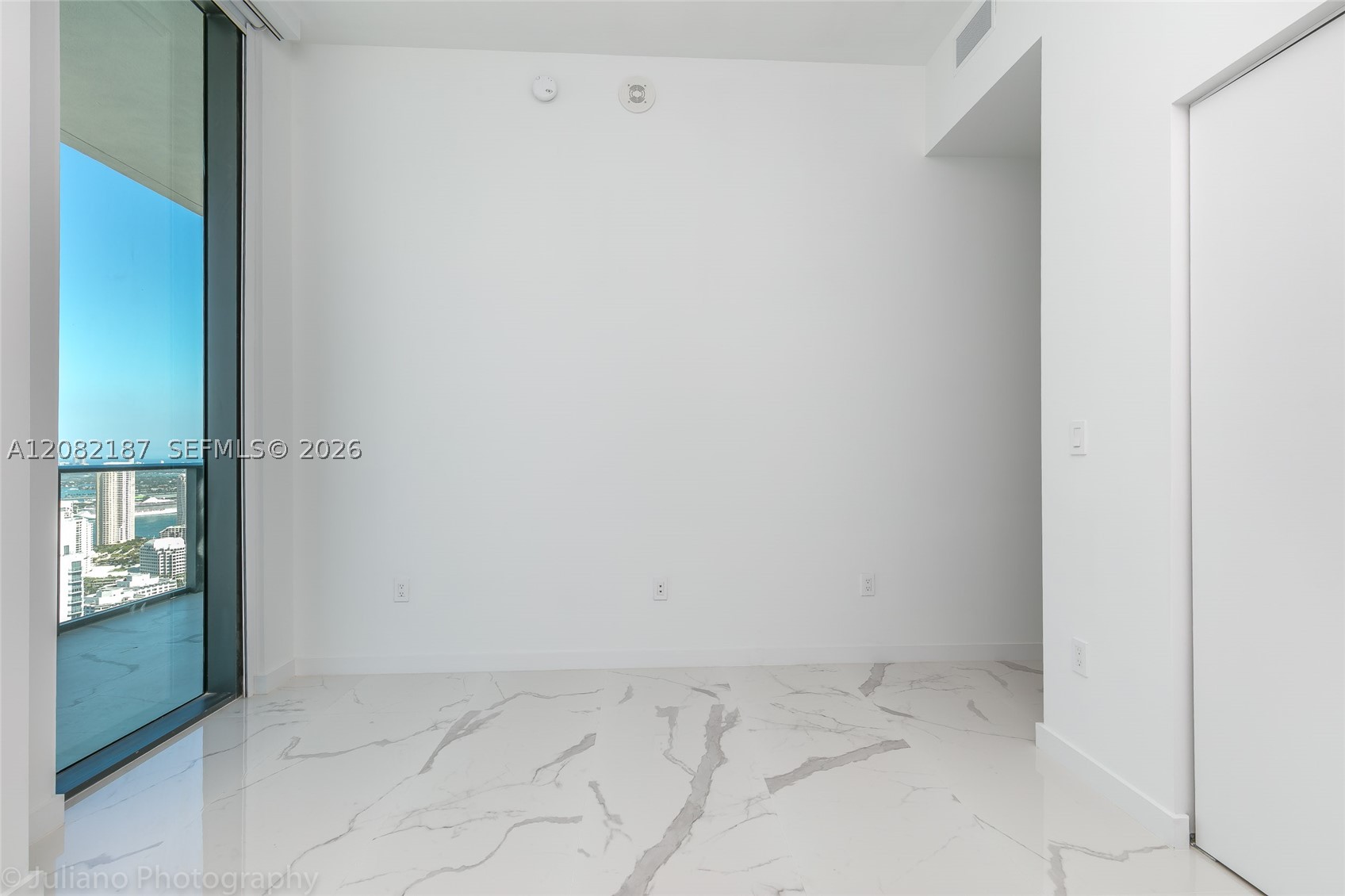 1300 S Miami Ave Ph5101 Property Photo 15