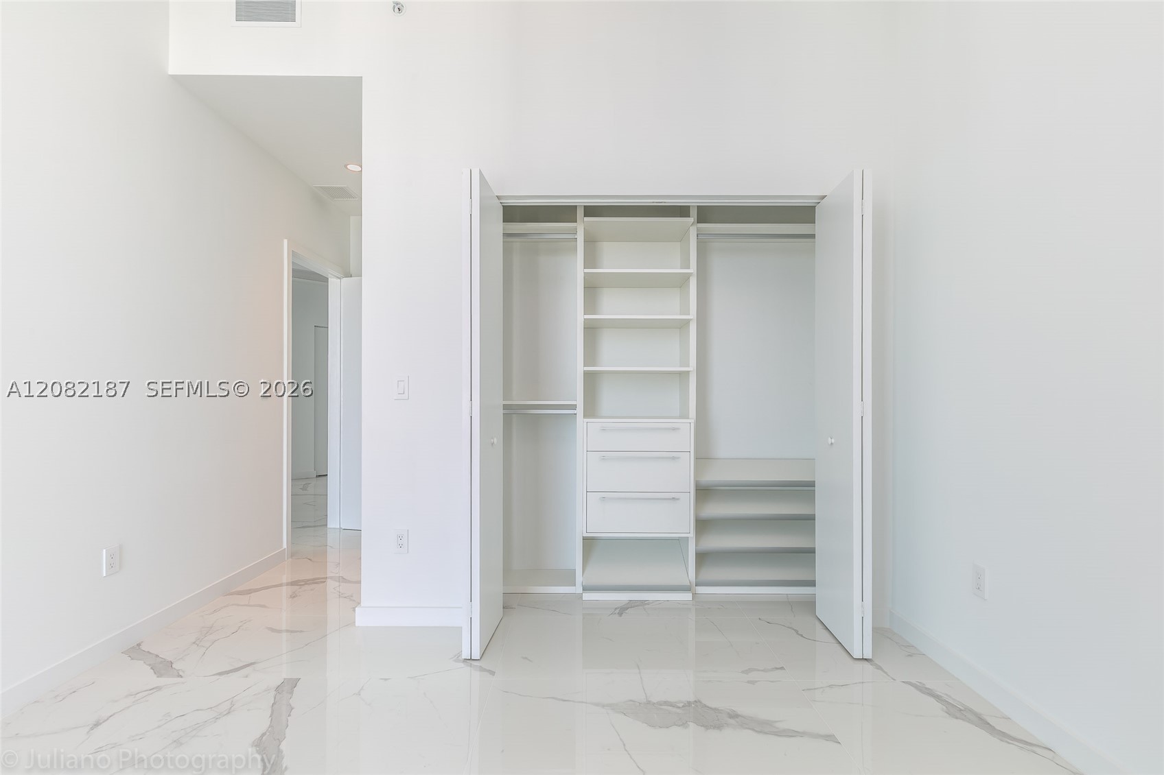 1300 S Miami Ave Ph5101 Property Photo 16