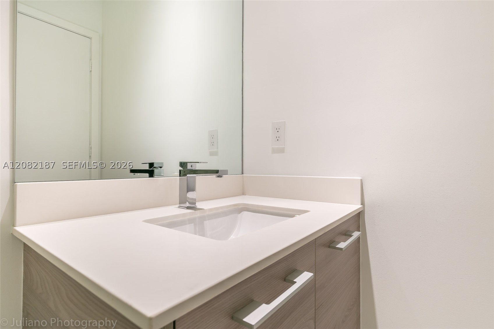 1300 S Miami Ave Ph5101 Property Photo 21