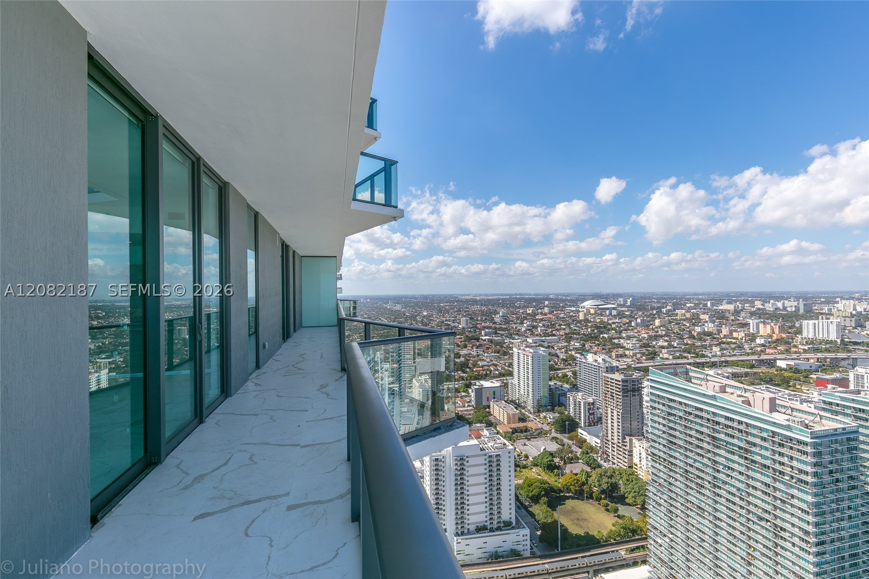 1300 S Miami Ave Ph5101 Property Photo 25