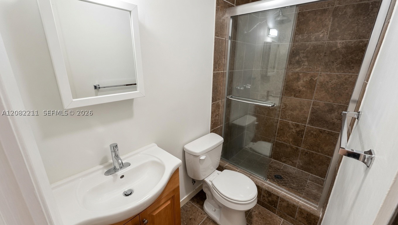 934 N 32nd Ave Property Photo 13