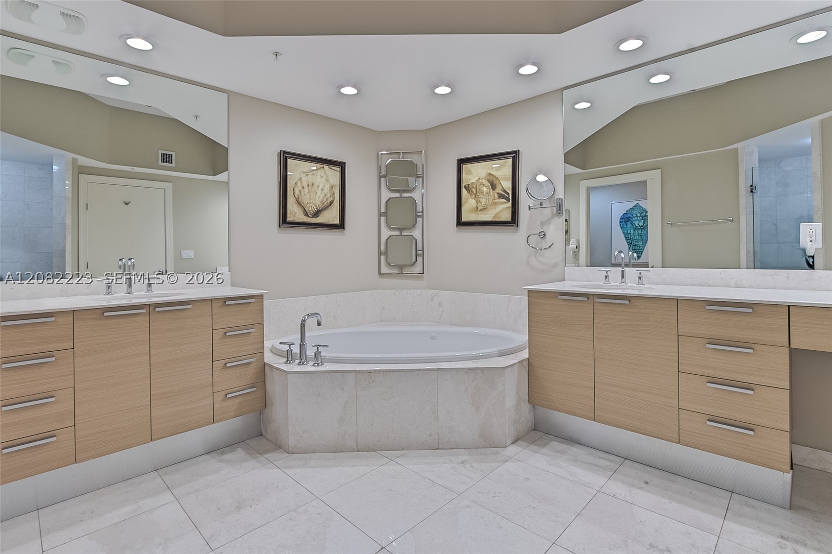 3535 S Ocean Dr 2805 Property Photo 26