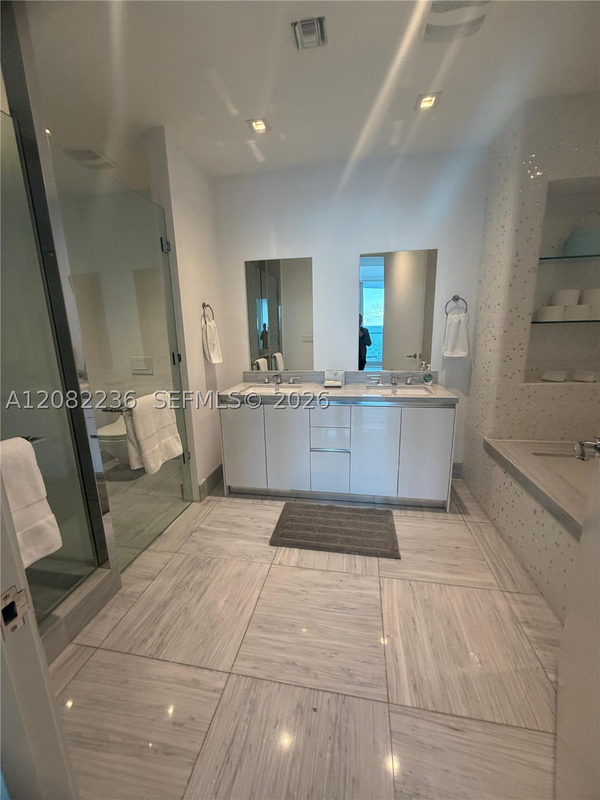 16901 Collins Ave 704 Property Photo 14