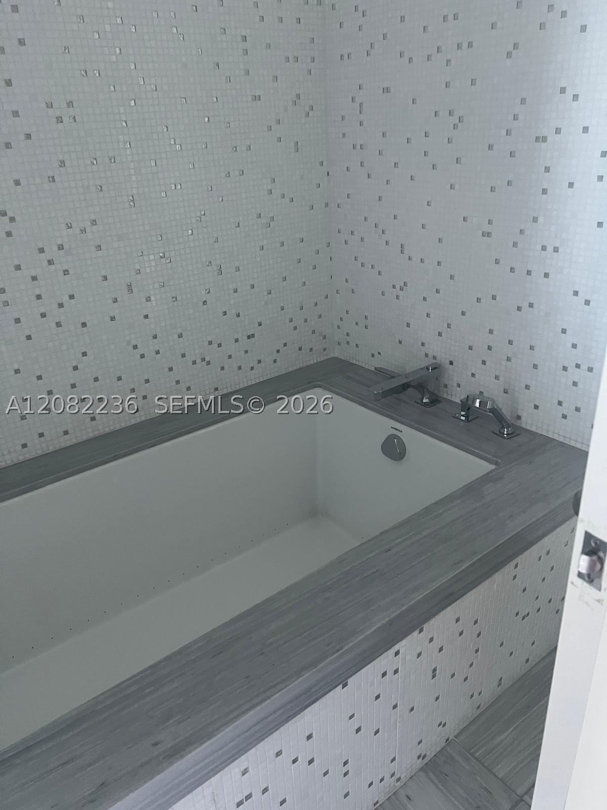 16901 Collins Ave 704 Property Photo 15