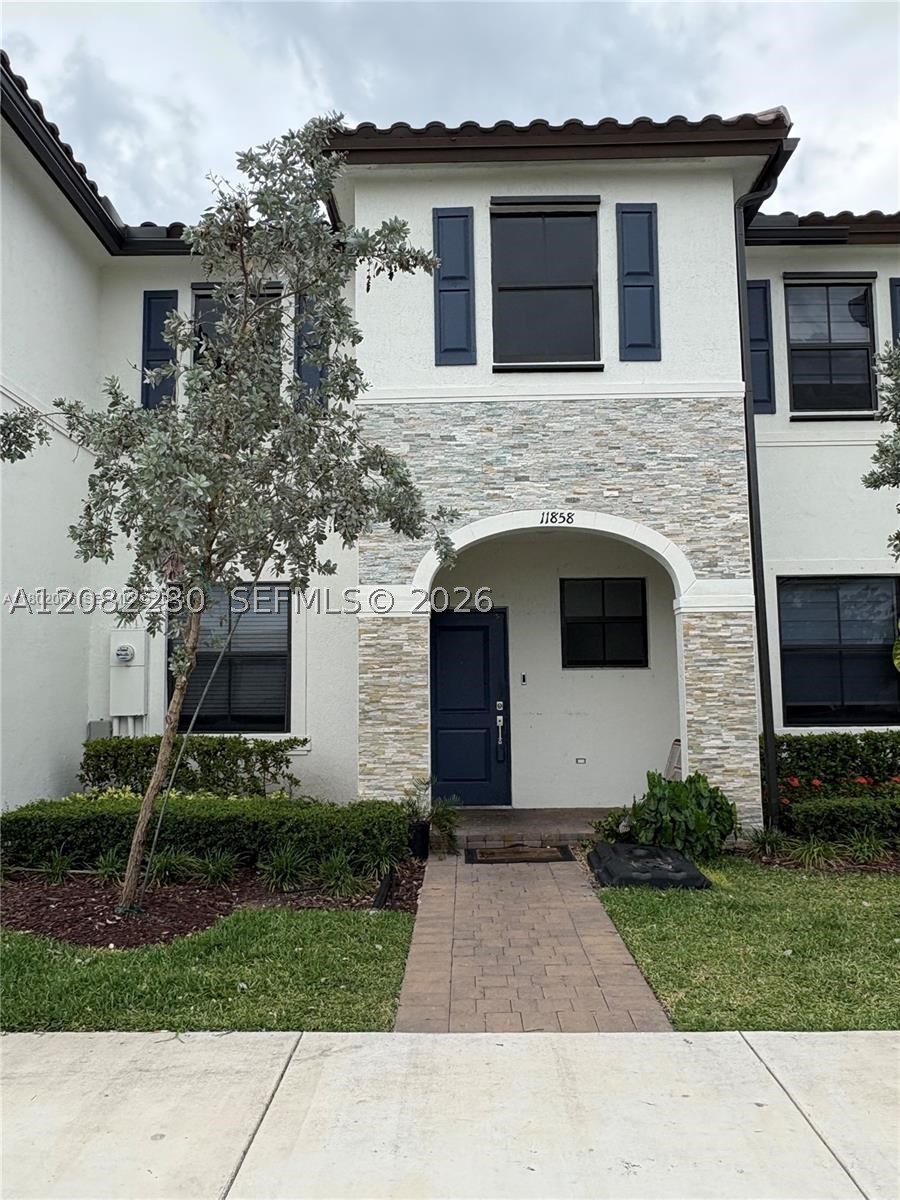 11858 SW 246th Ln Property Photo 1