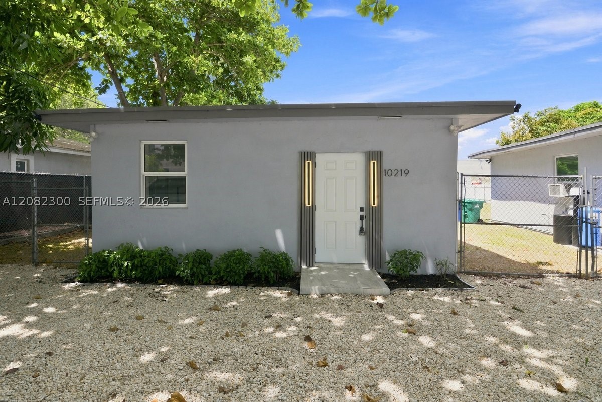 10219 SW 184th St Property Photo 1