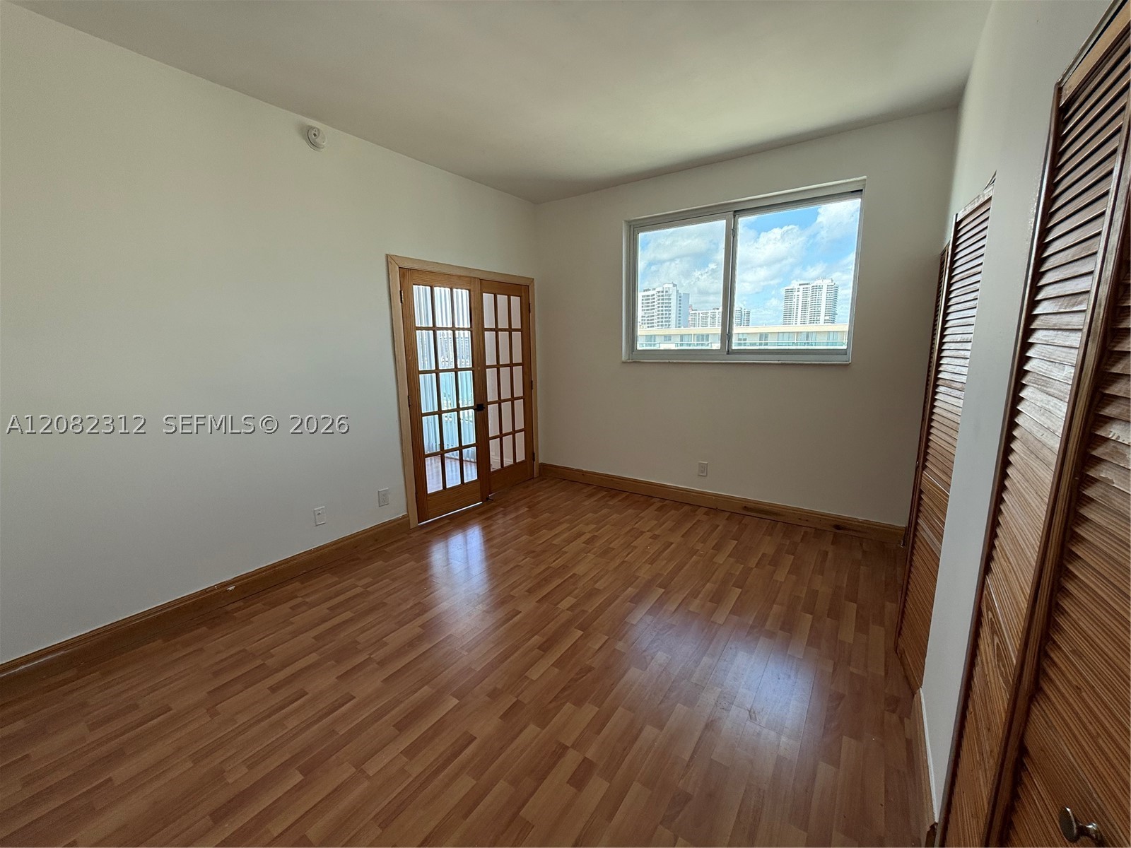 19380 Collins Ave Ph-11 Property Photo 16