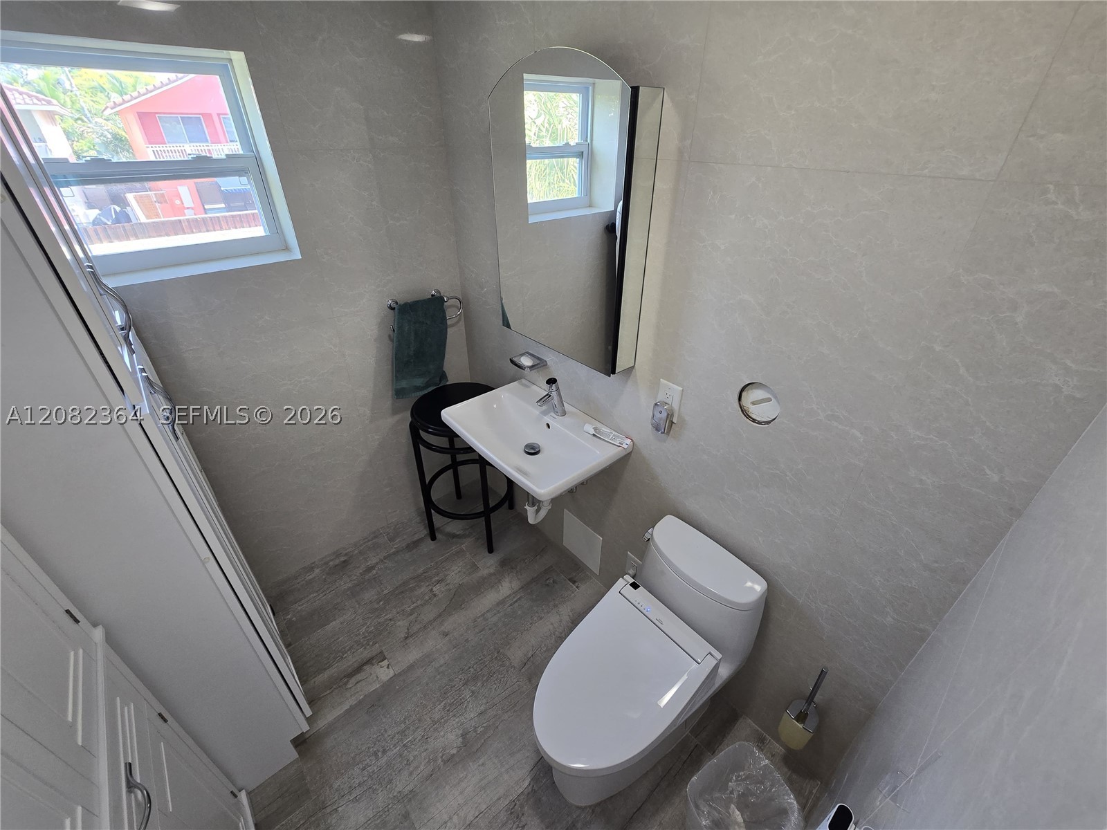 1583 E Oakland Park Blvd Property Photo 14