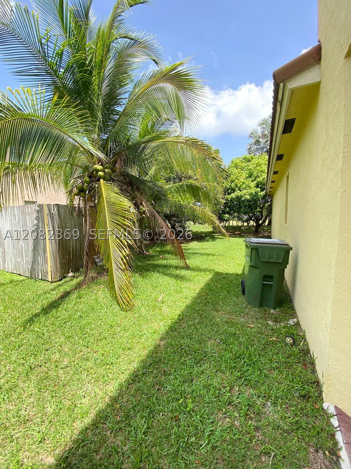 2302 Ne 37th Ter 2302 Property Photo 3