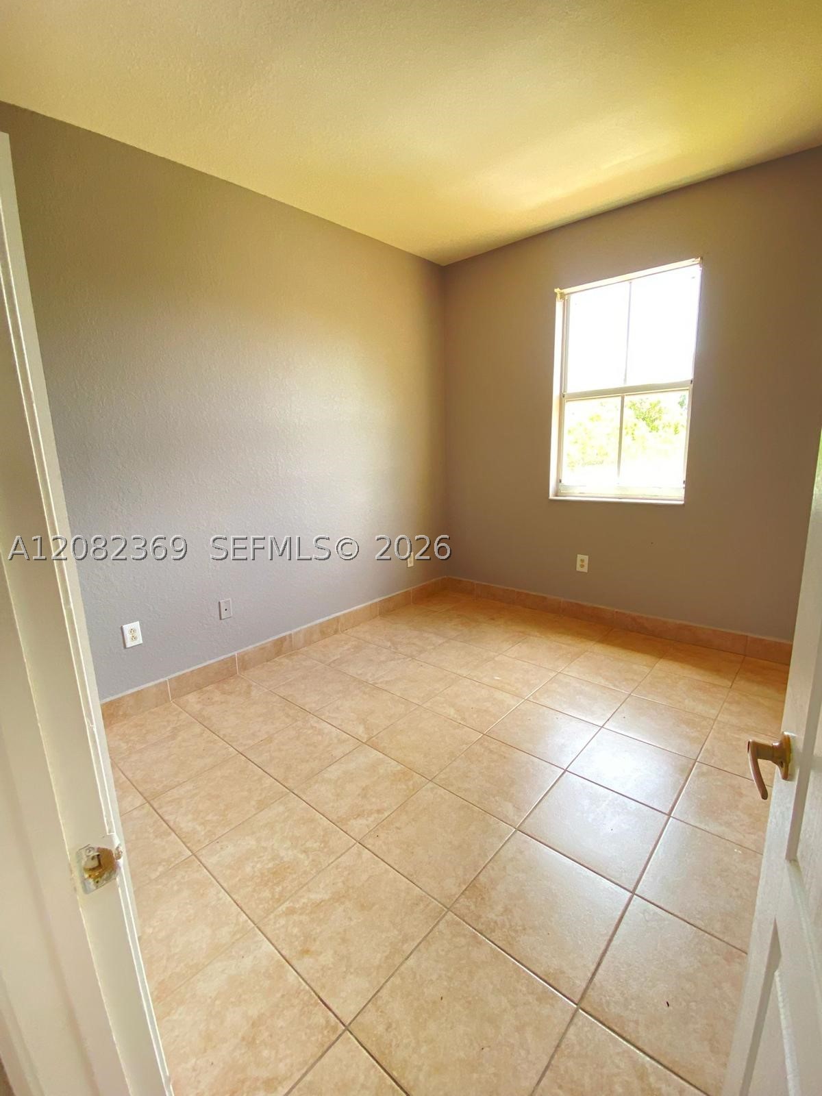 2302 Ne 37th Ter 2302 Property Photo 6