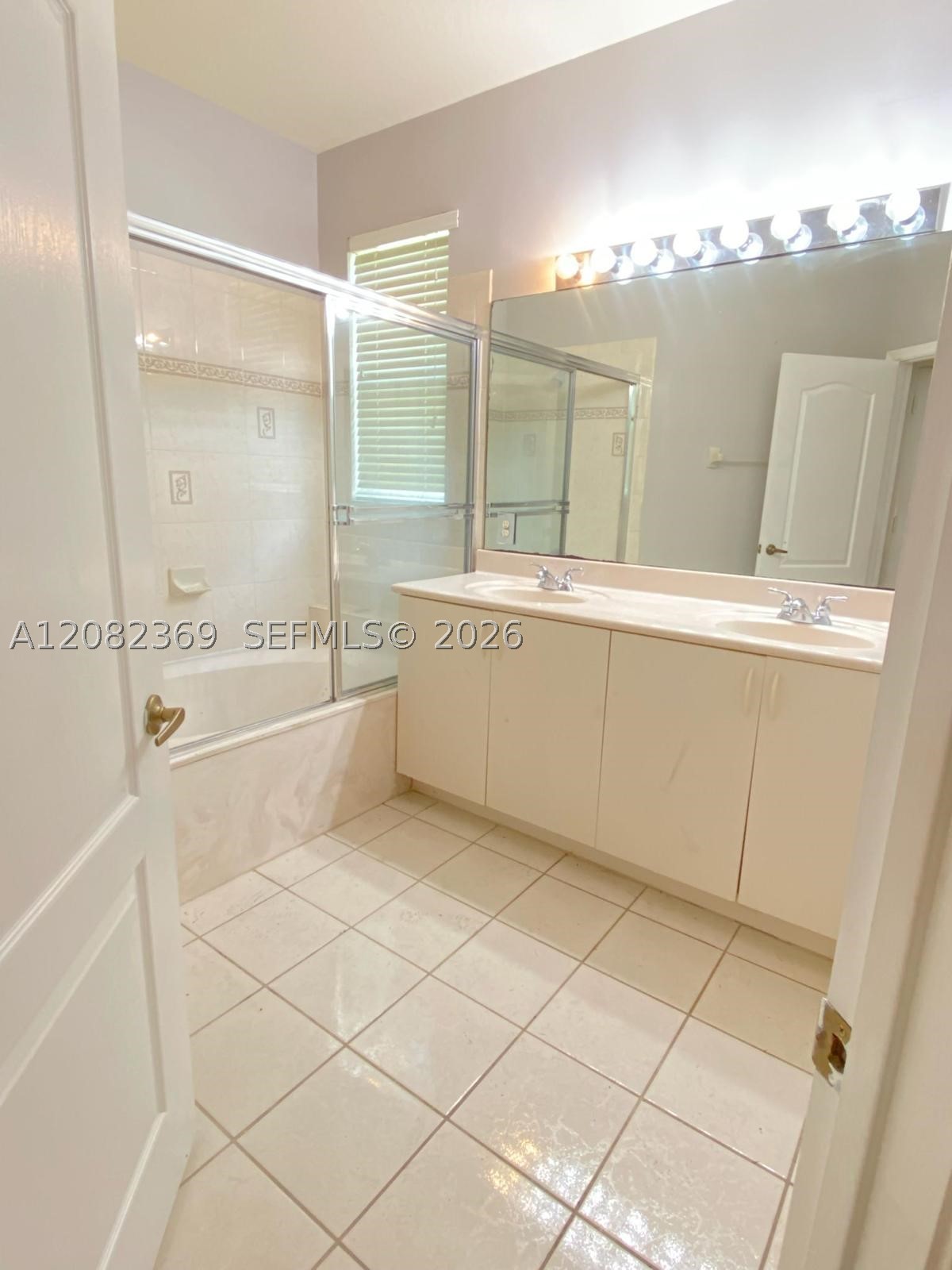 2302 Ne 37th Ter 2302 Property Photo 9
