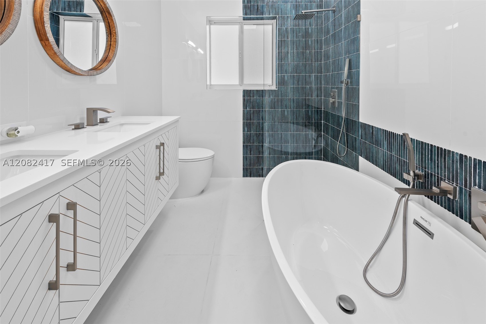 1025 Washington St Property Photo 13