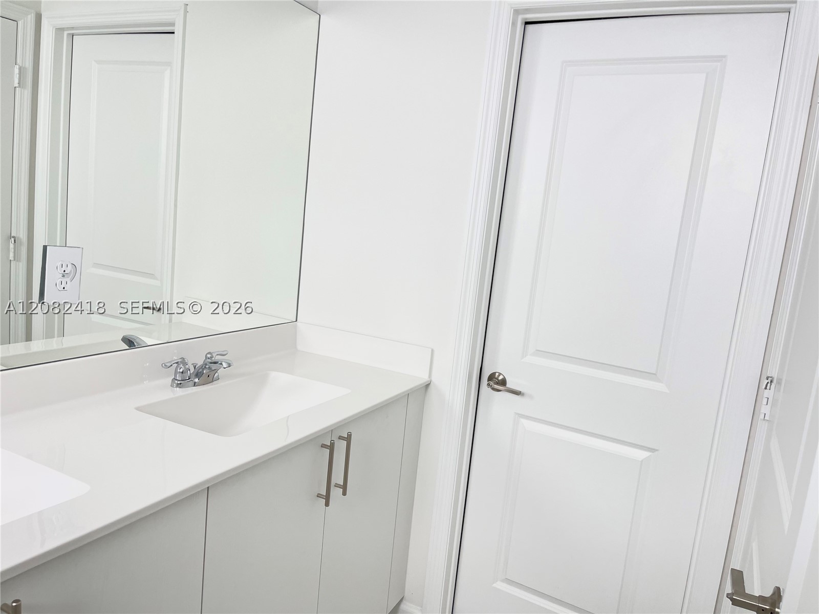 1427 Se 7th Ter Property Photo 9