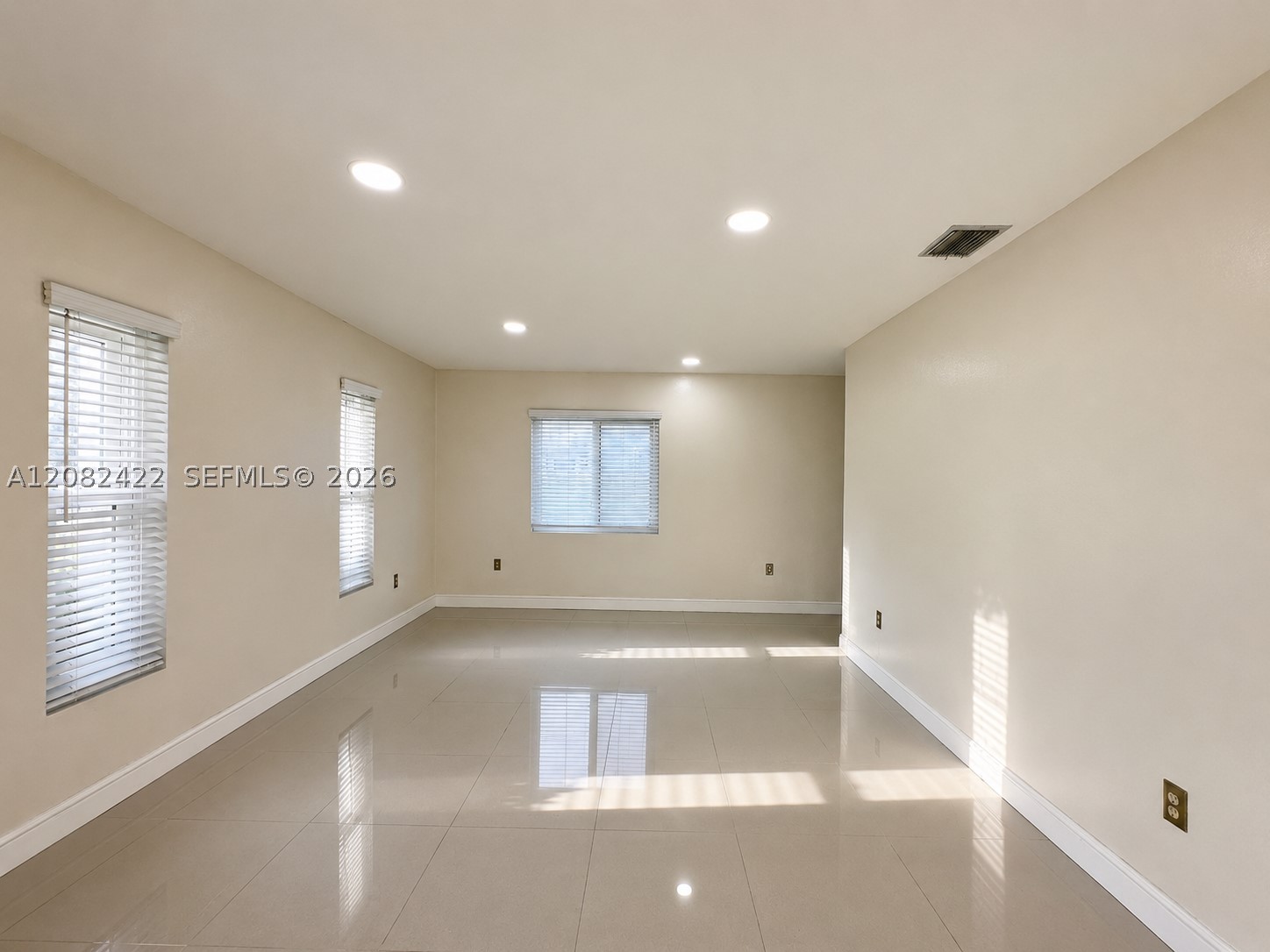 18155 Sw 105th Ave Property Photo 3
