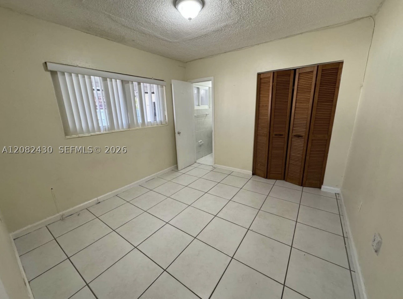 510 W 36th Pl Property Photo 9