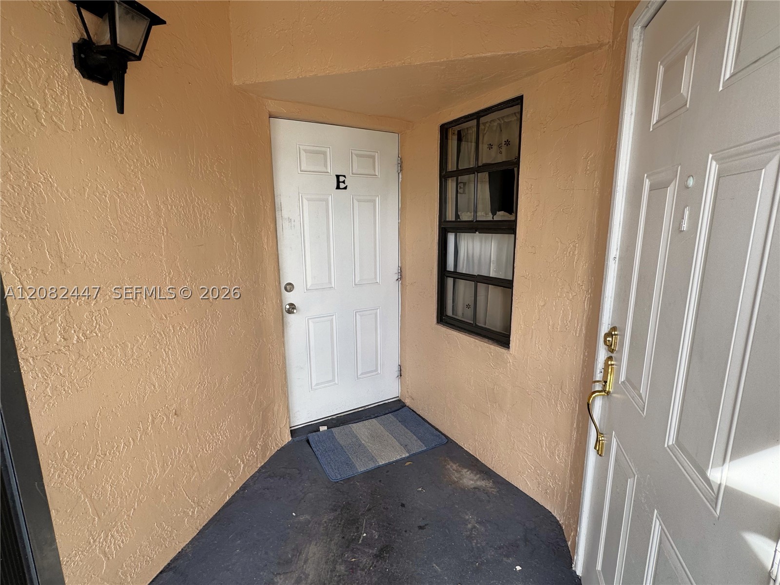 1190 Washington Cir 1190e Property Photo 2