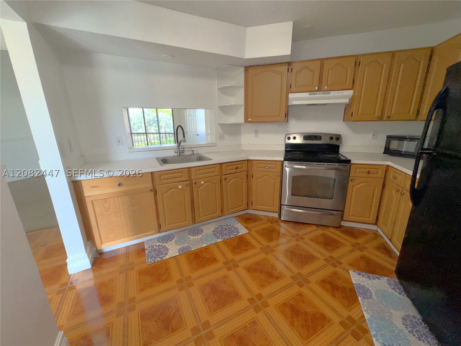 1190 Washington Cir 1190e Property Photo 5