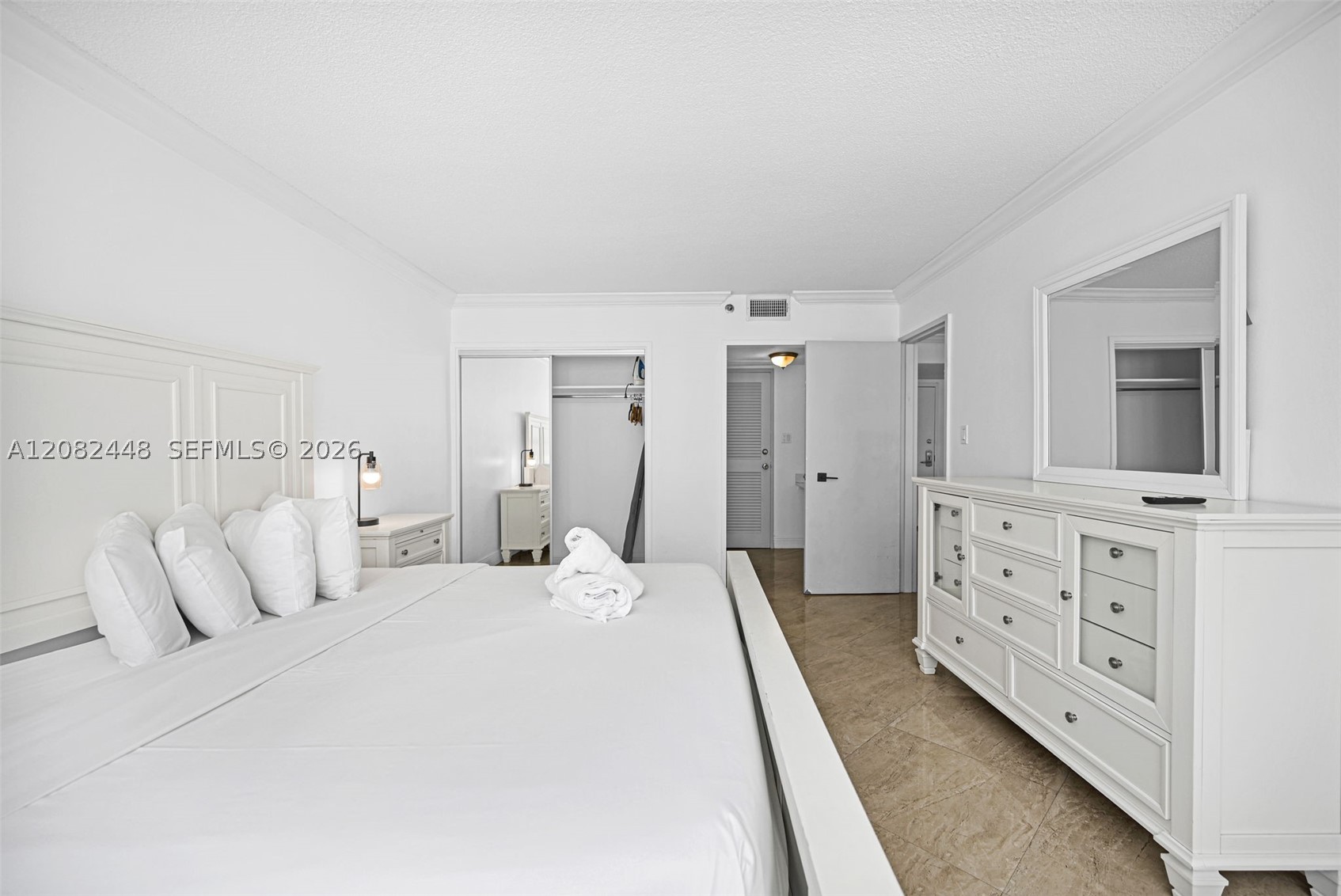 5225 Collins Ave 1015 Property Photo 7