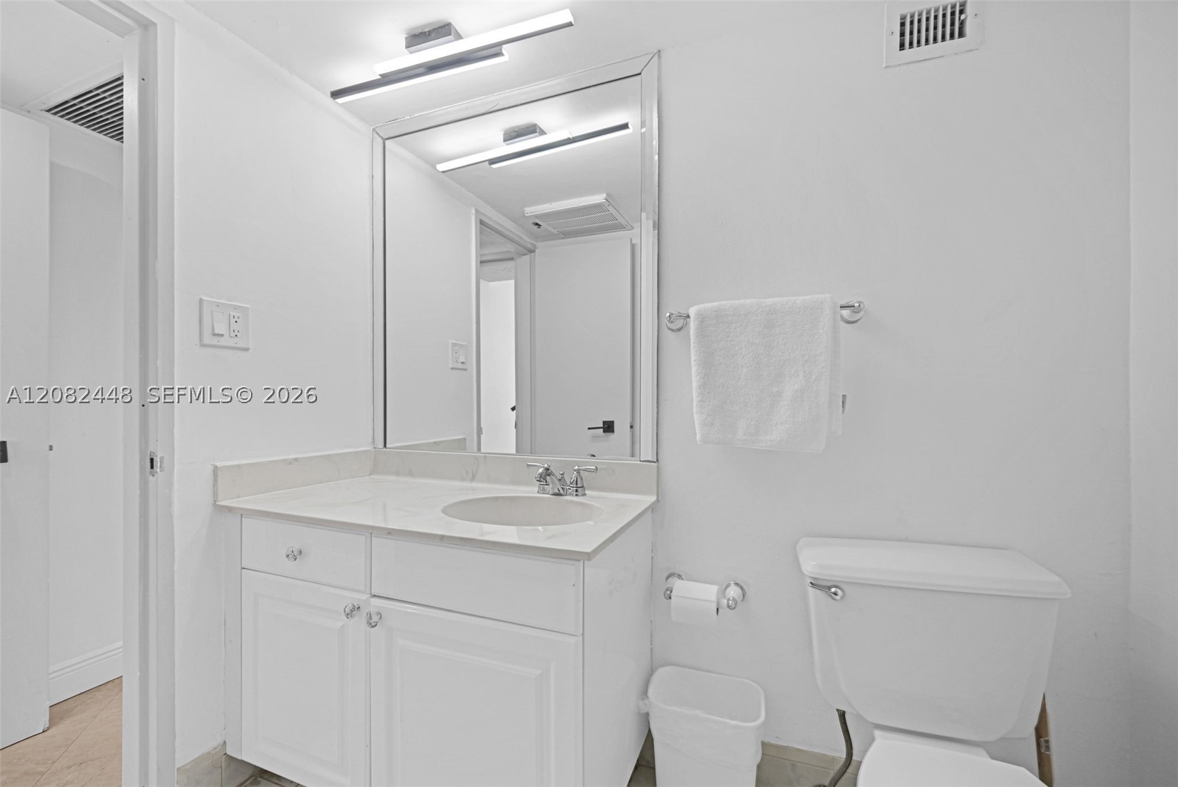 5225 Collins Ave 1015 Property Photo 17
