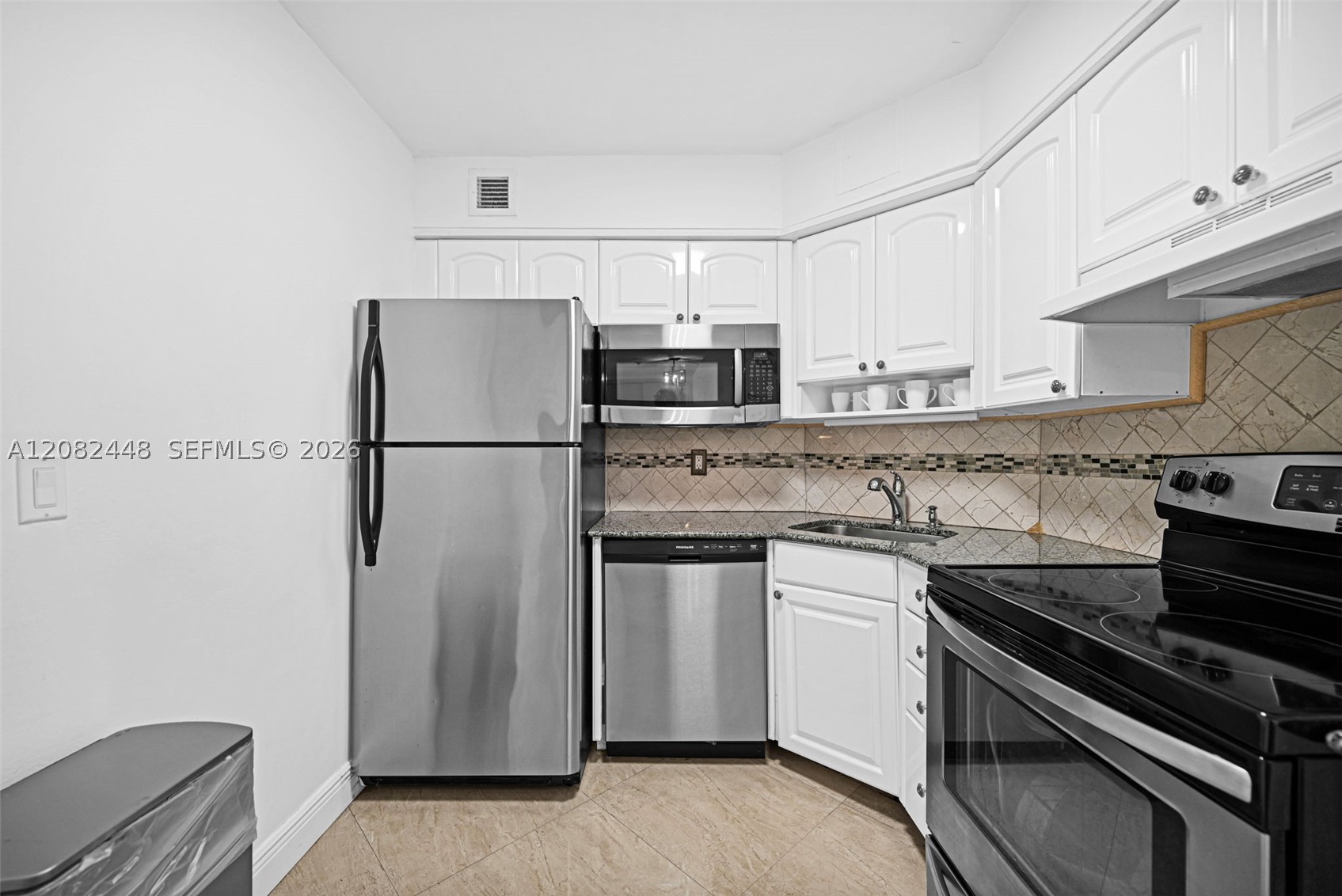 5225 Collins Ave 1015 Property Photo 20