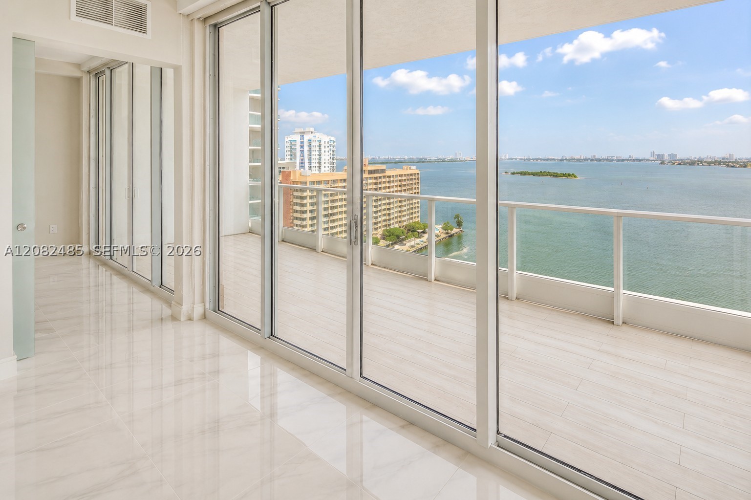 2020 N Bayshore Dr 1710 Property Photo 8