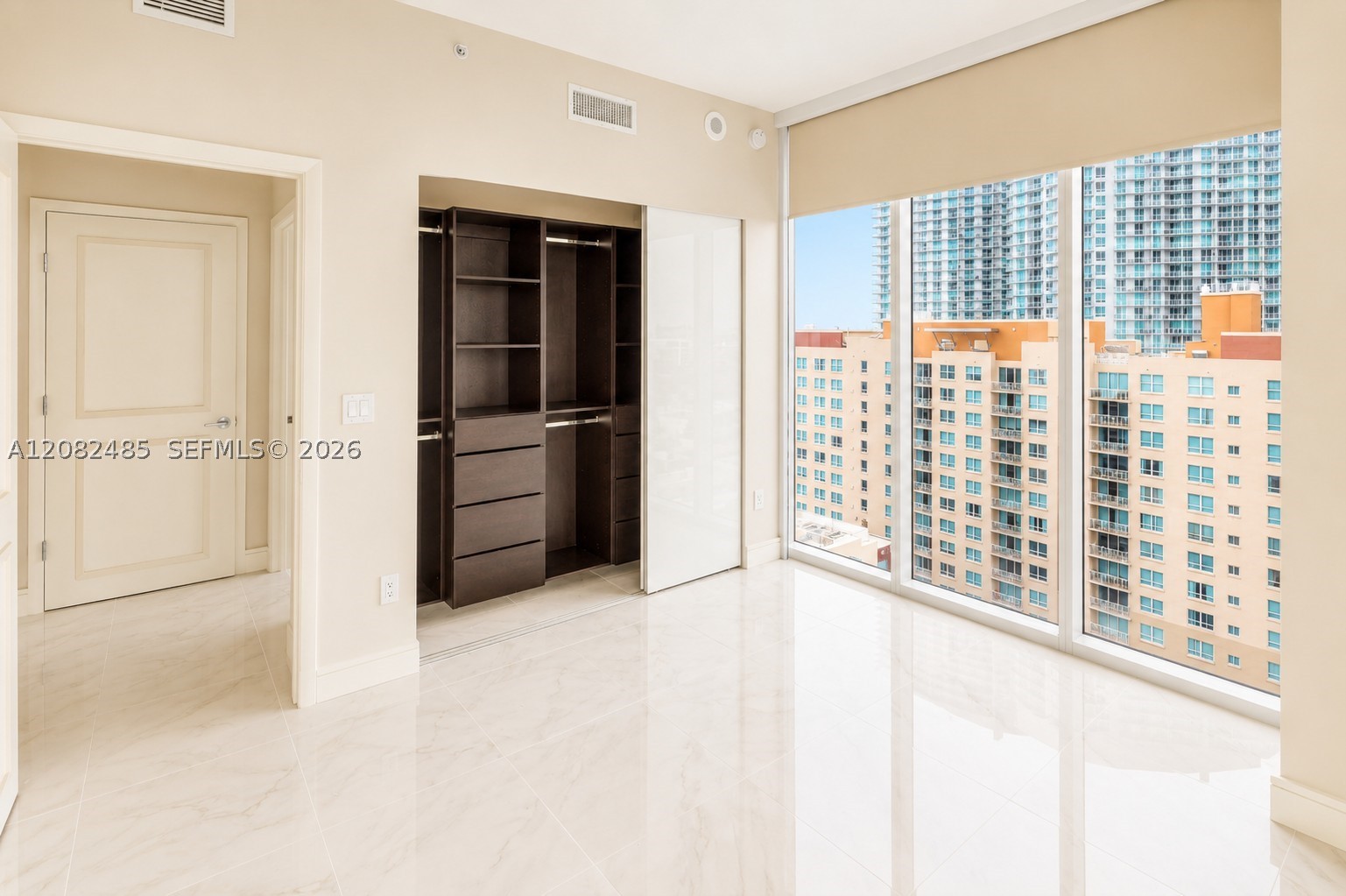 2020 N Bayshore Dr 1710 Property Photo 12
