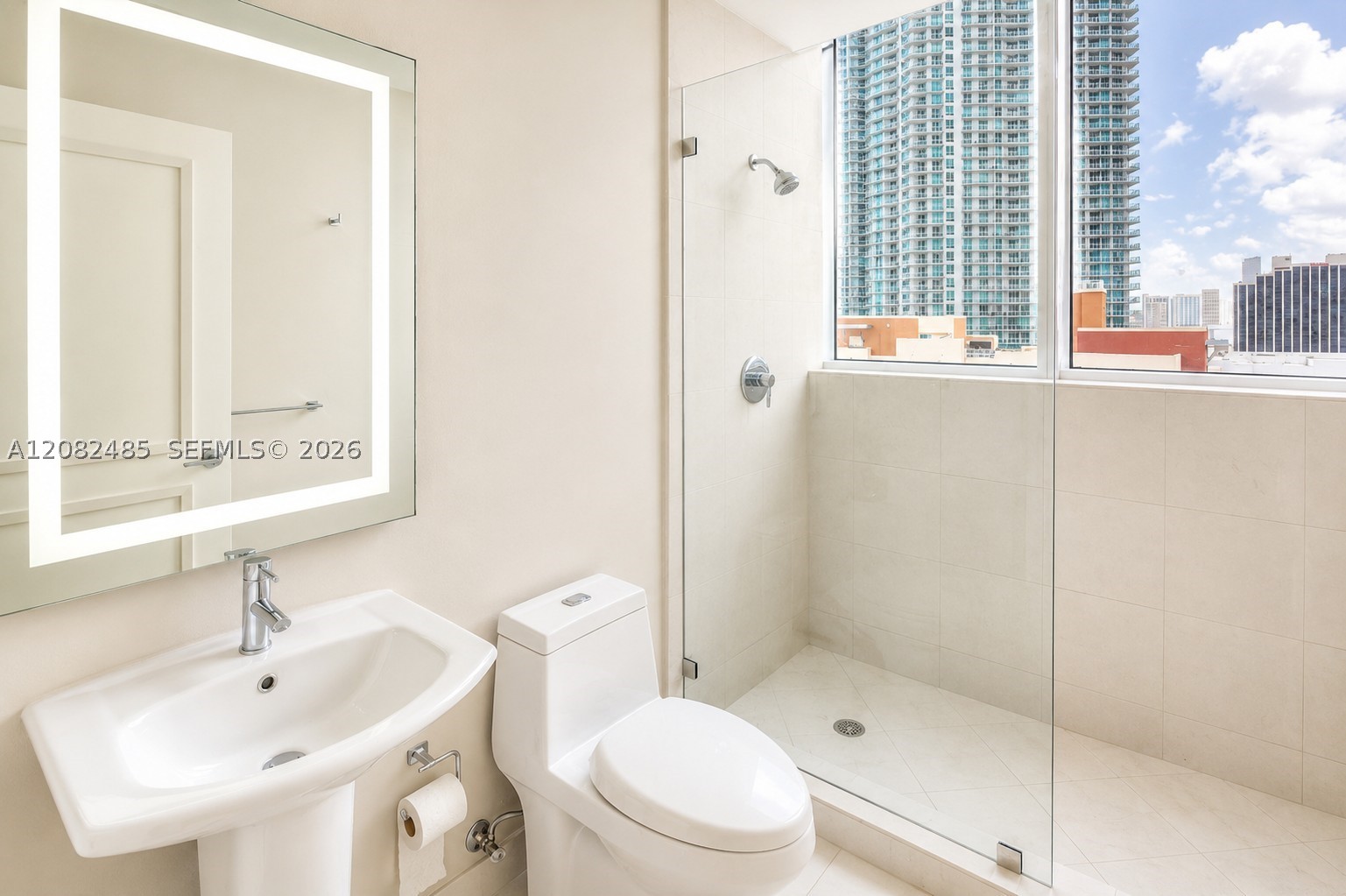 2020 N Bayshore Dr 1710 Property Photo 13