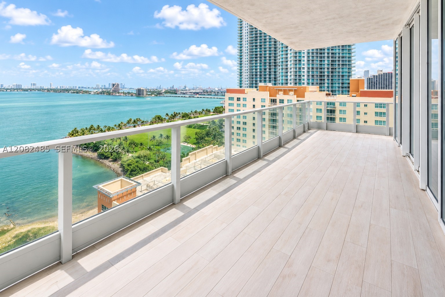2020 N Bayshore Dr 1710 Property Photo 14