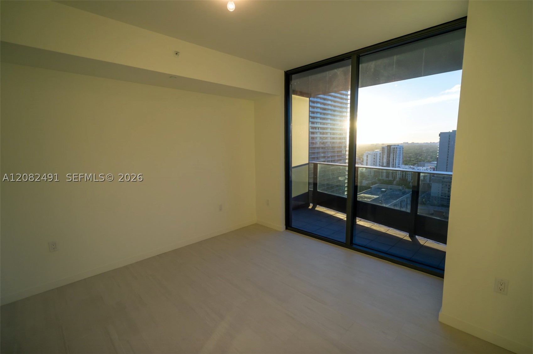 1000 Brickell Plaza 2406 Property Photo 8