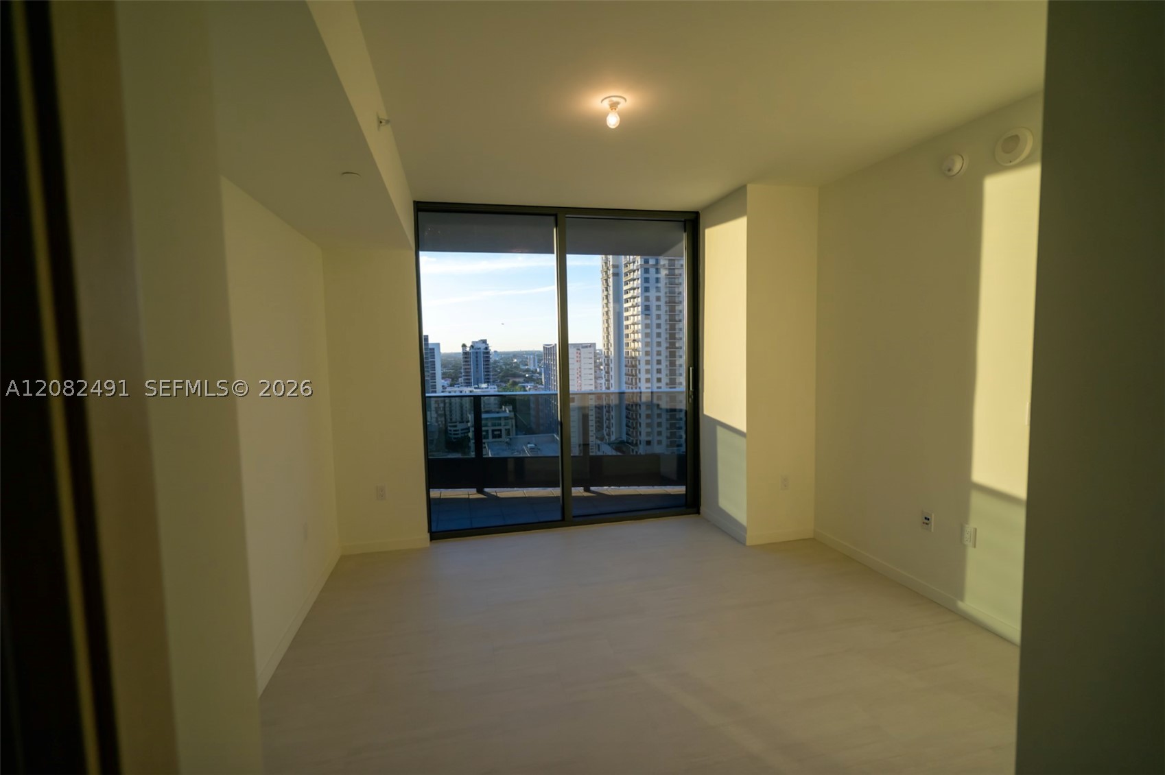 1000 Brickell Plaza 2406 Property Photo 9