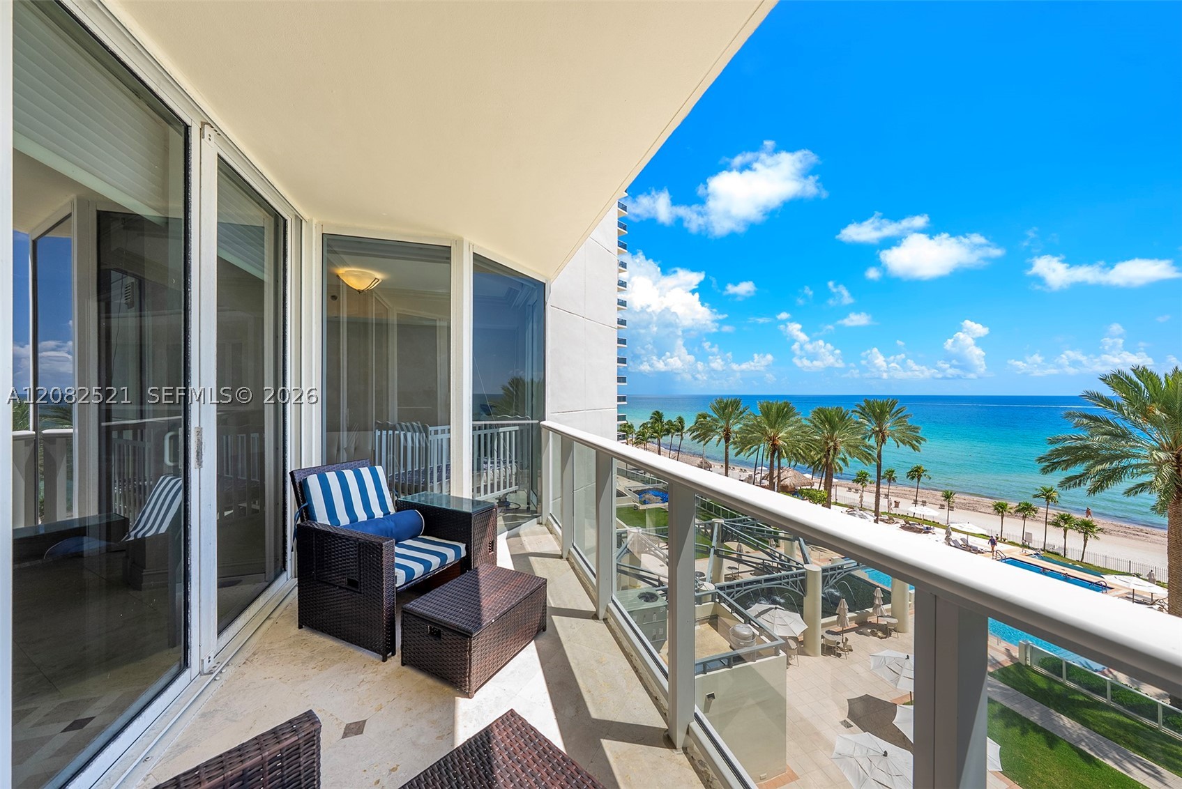 19333 Collins Ave 706 Property Photo 3
