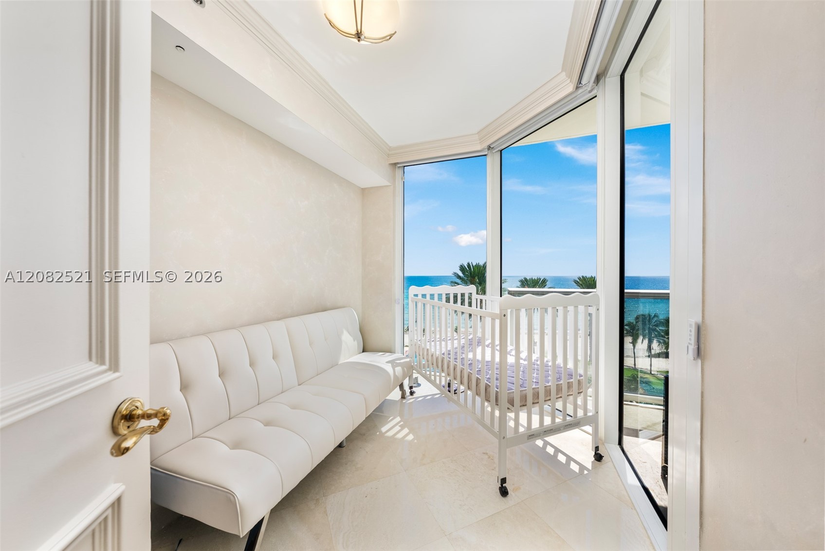 19333 Collins Ave 706 Property Photo 7