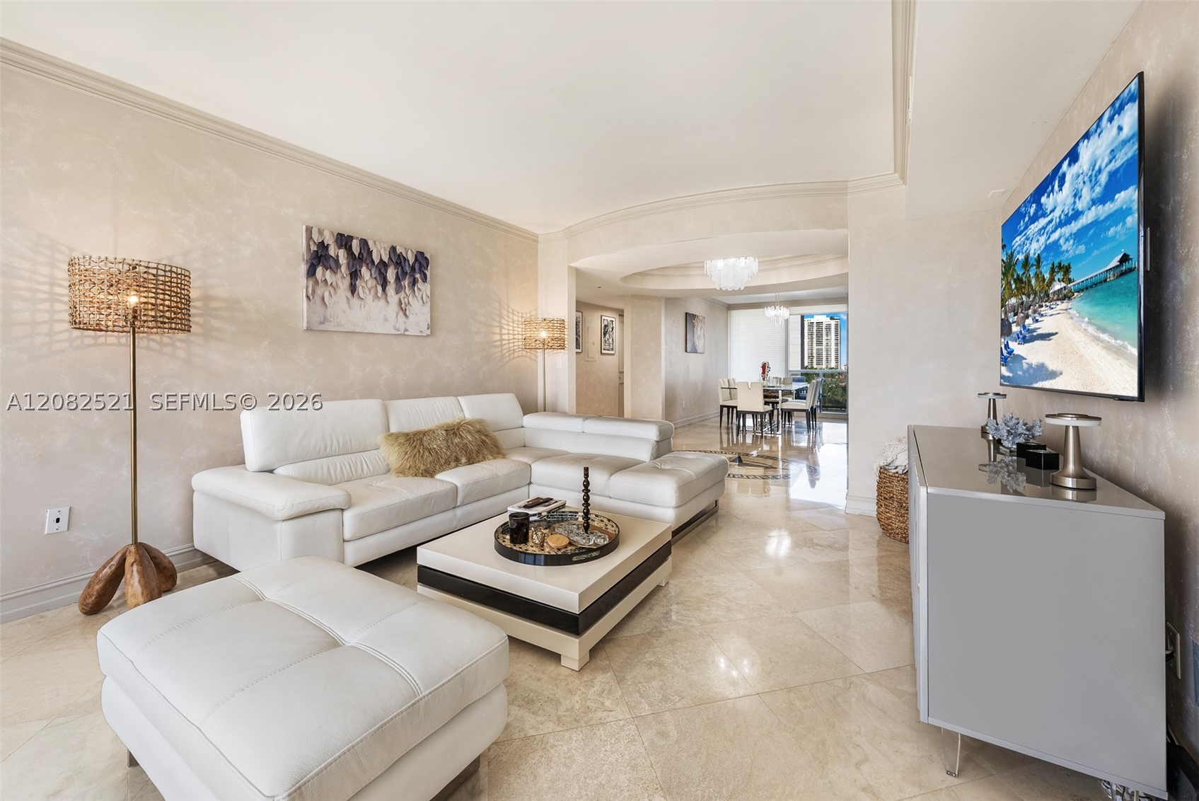 19333 Collins Ave 706 Property Photo 8