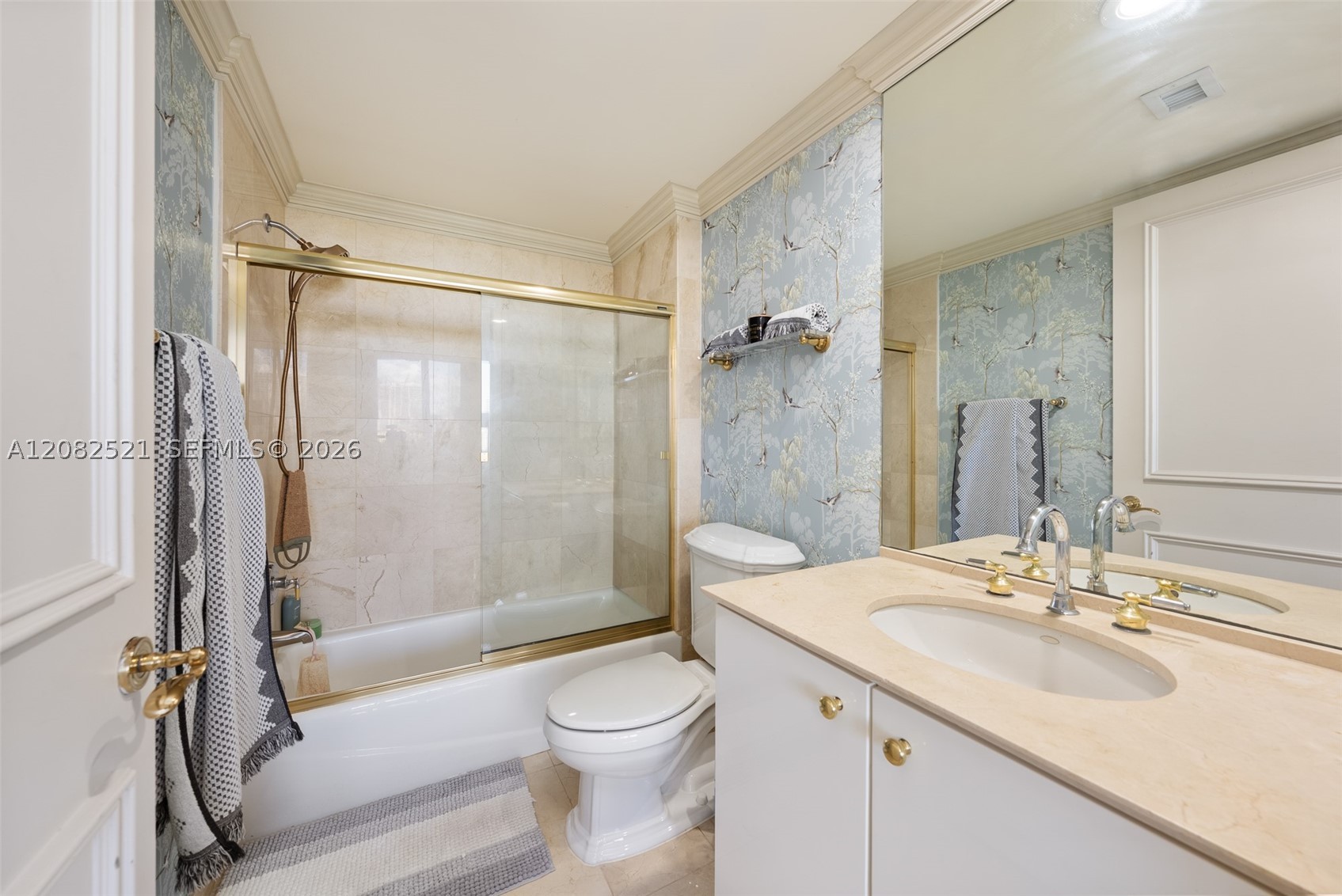 19333 Collins Ave 706 Property Photo 25