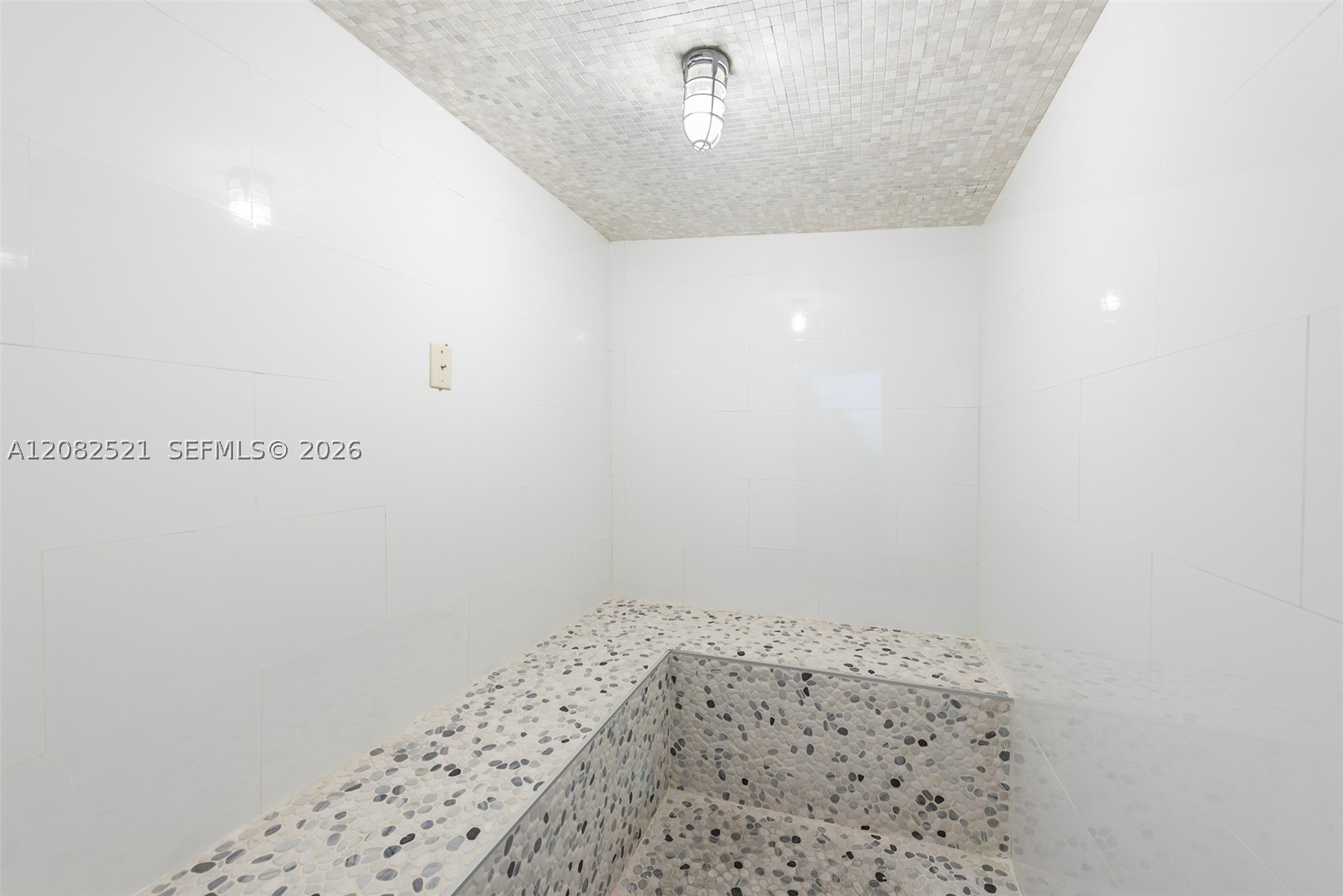 19333 Collins Ave 706 Property Photo 32