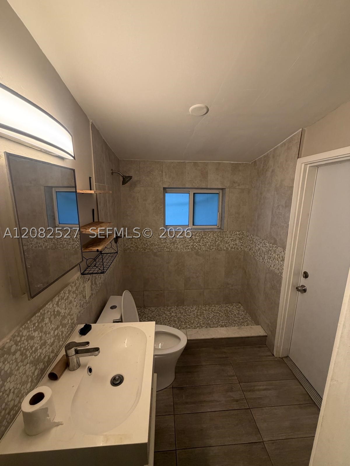1100 Ne 18th Ct 1-8 Property Photo 8