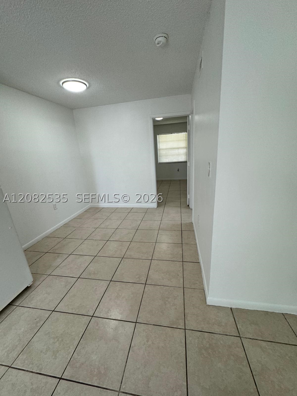 2401 Van Buren St Apt 18 Property Photo 5