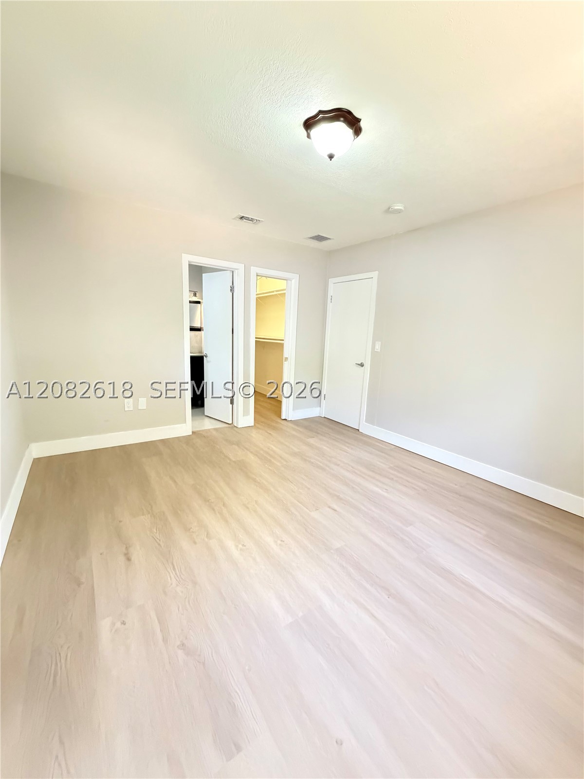 2233 Sw 16th St Property Photo 11