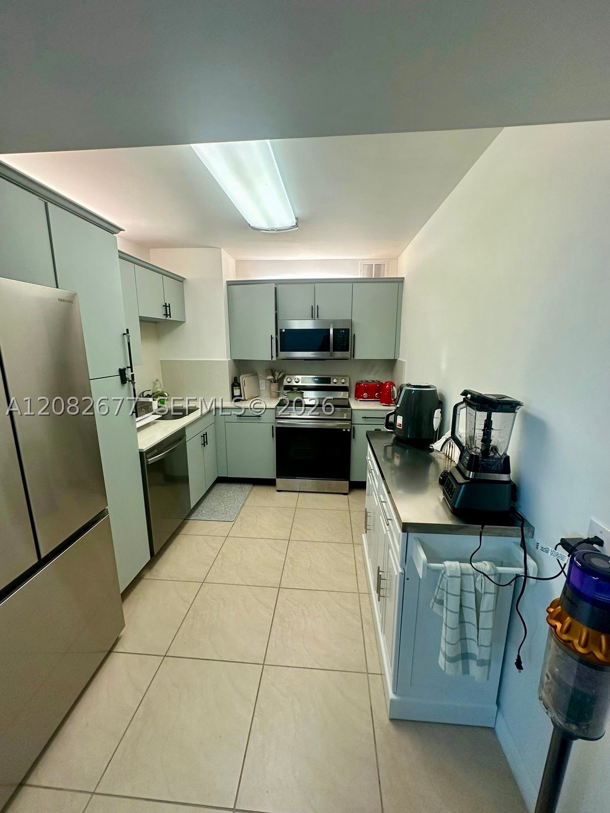 100 Bayview Dr 1114 Property Photo 12