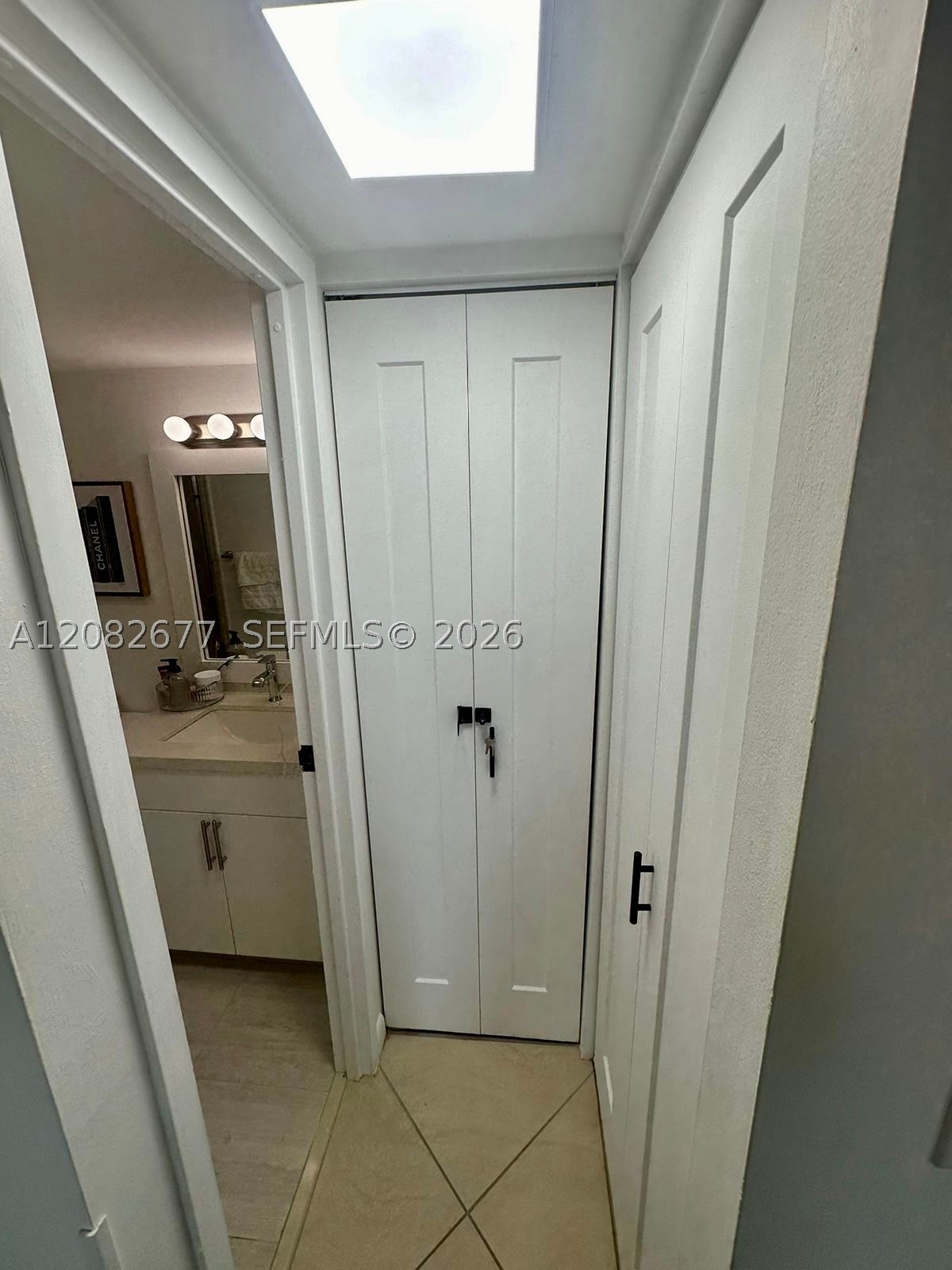 100 Bayview Dr 1114 Property Photo 23