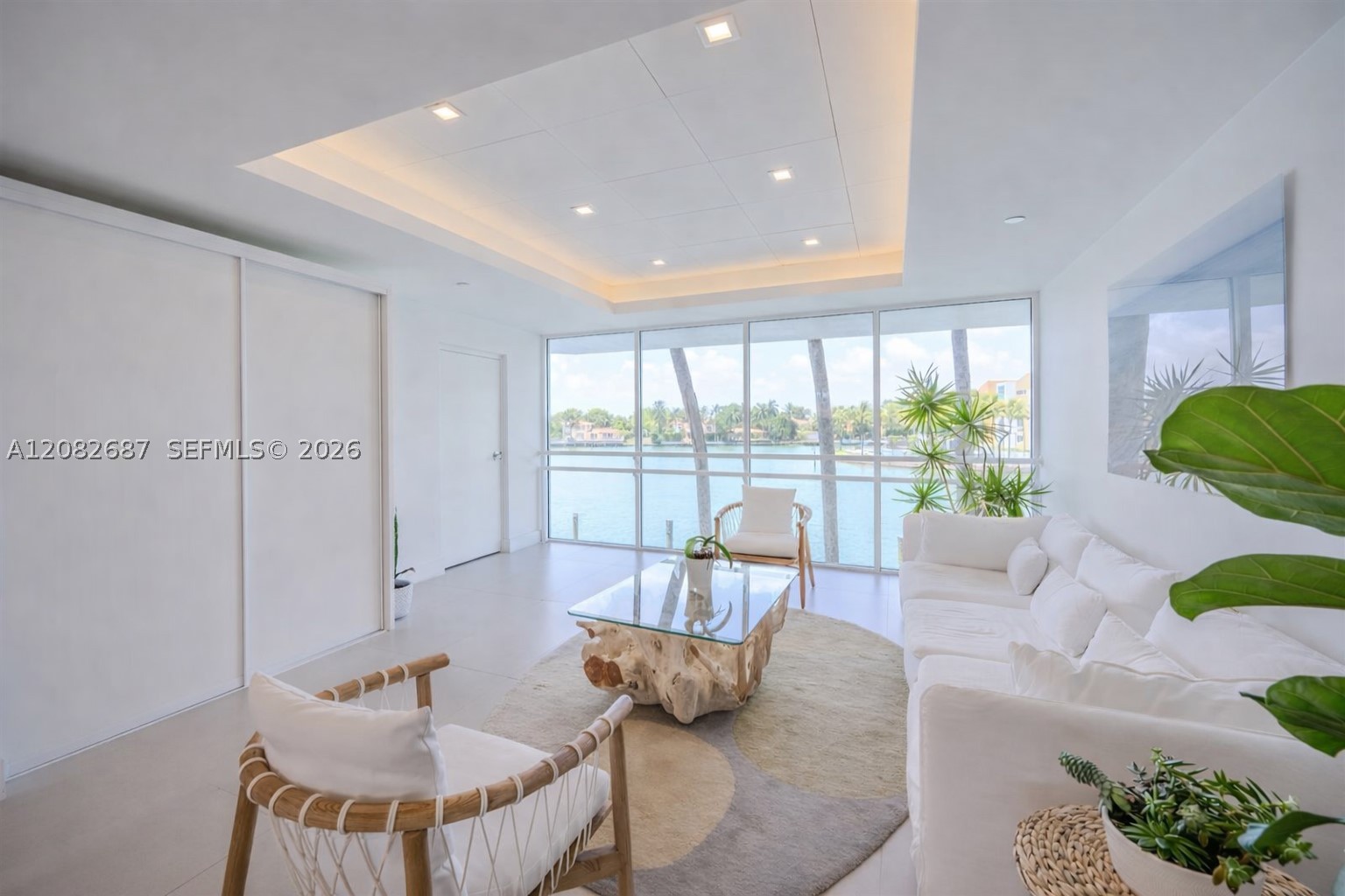 5900 Collins Ave 1405 Property Photo 3
