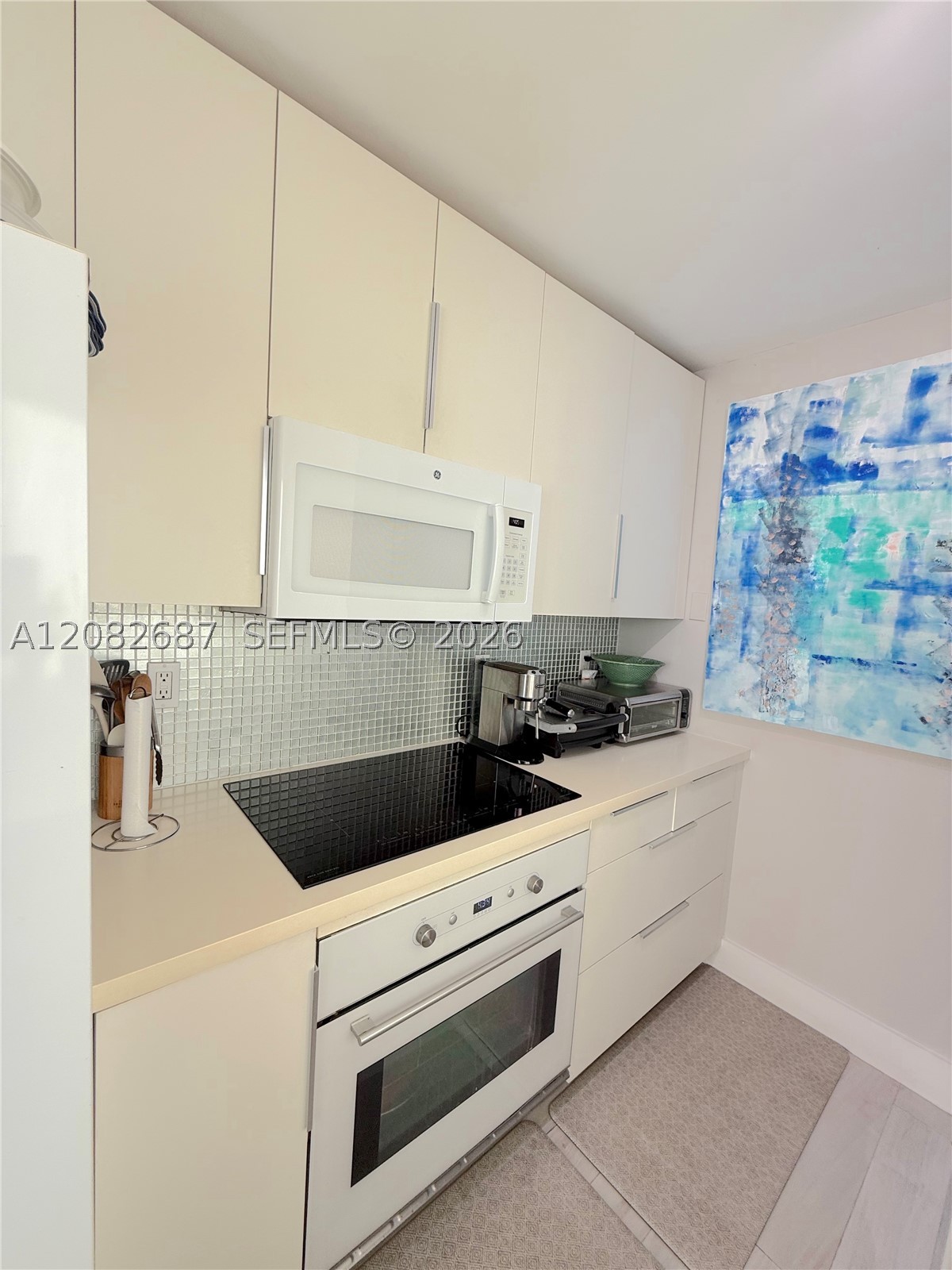 5900 Collins Ave 1405 Property Photo 11