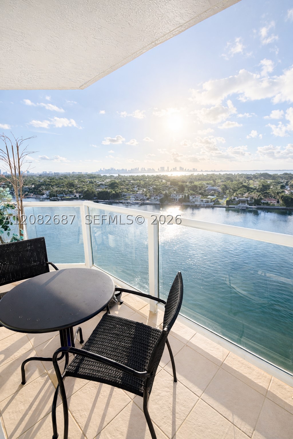 5900 Collins Ave 1405 Property Photo 16